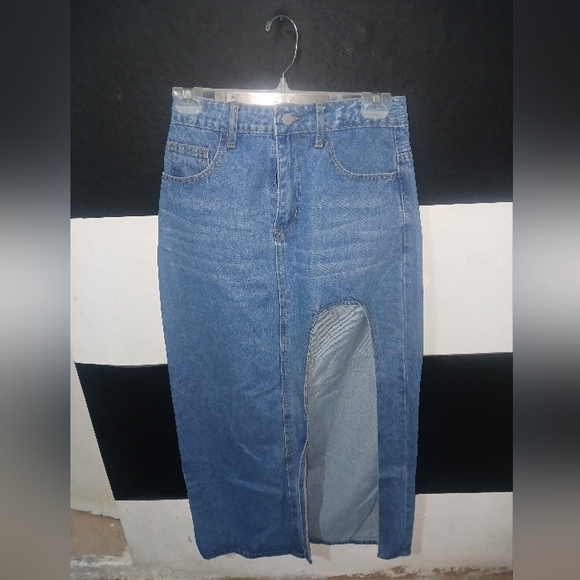 Women Blue Denim Slit Maxi Skirt - Picture 3 of 11